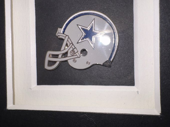 Framed Signed Roger Staubach Jersey – Vintage 1980s Style Sports Memorabilia