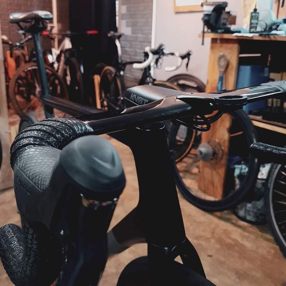 Cannondale SuperSix Evo bike (Size 58/XL, Like New)