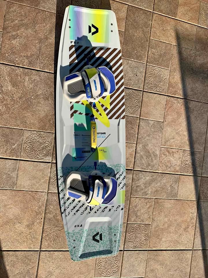 Duotone Select Blue 2024 Twintip Kiteboard (142x42, - Used)