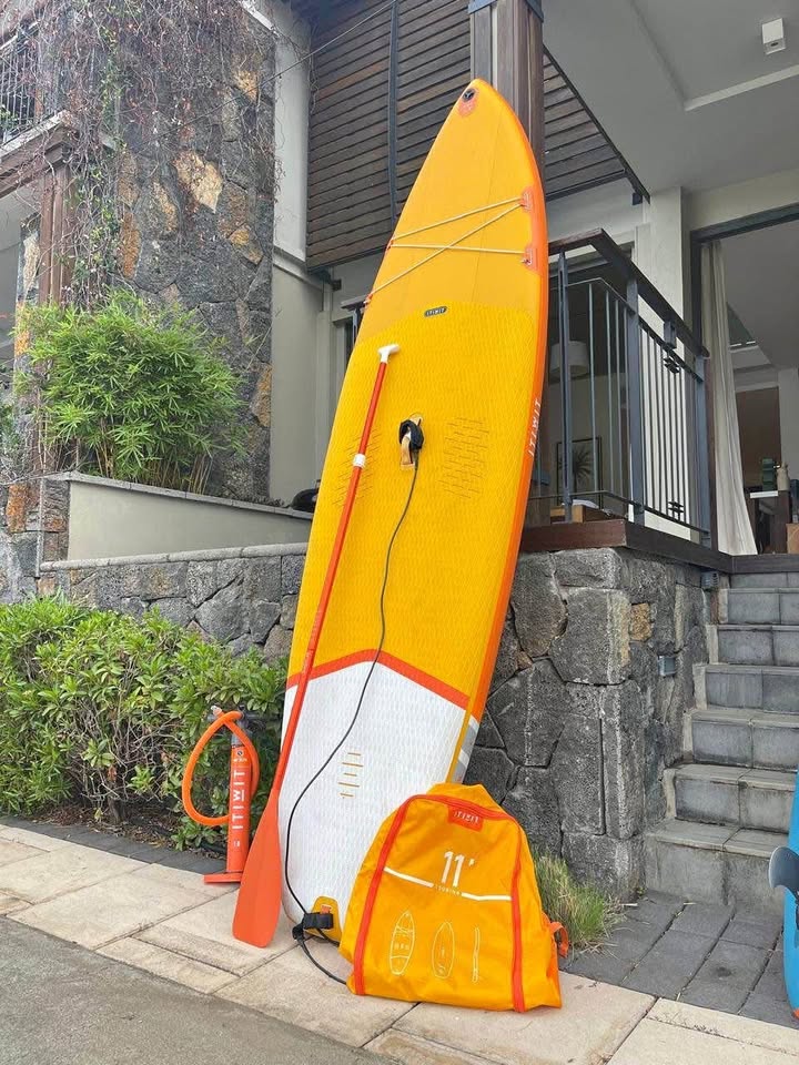 11ft Stand Up Paddle Board Set (XL, Like New)