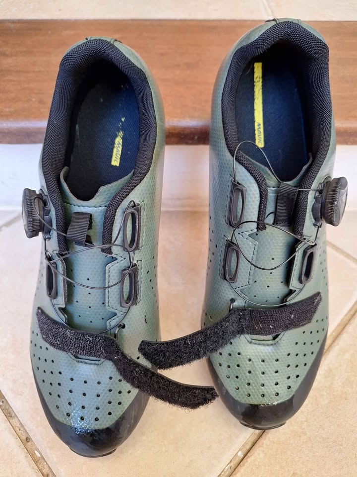 Mavic VTT Shoes (Size 41, Like New)
