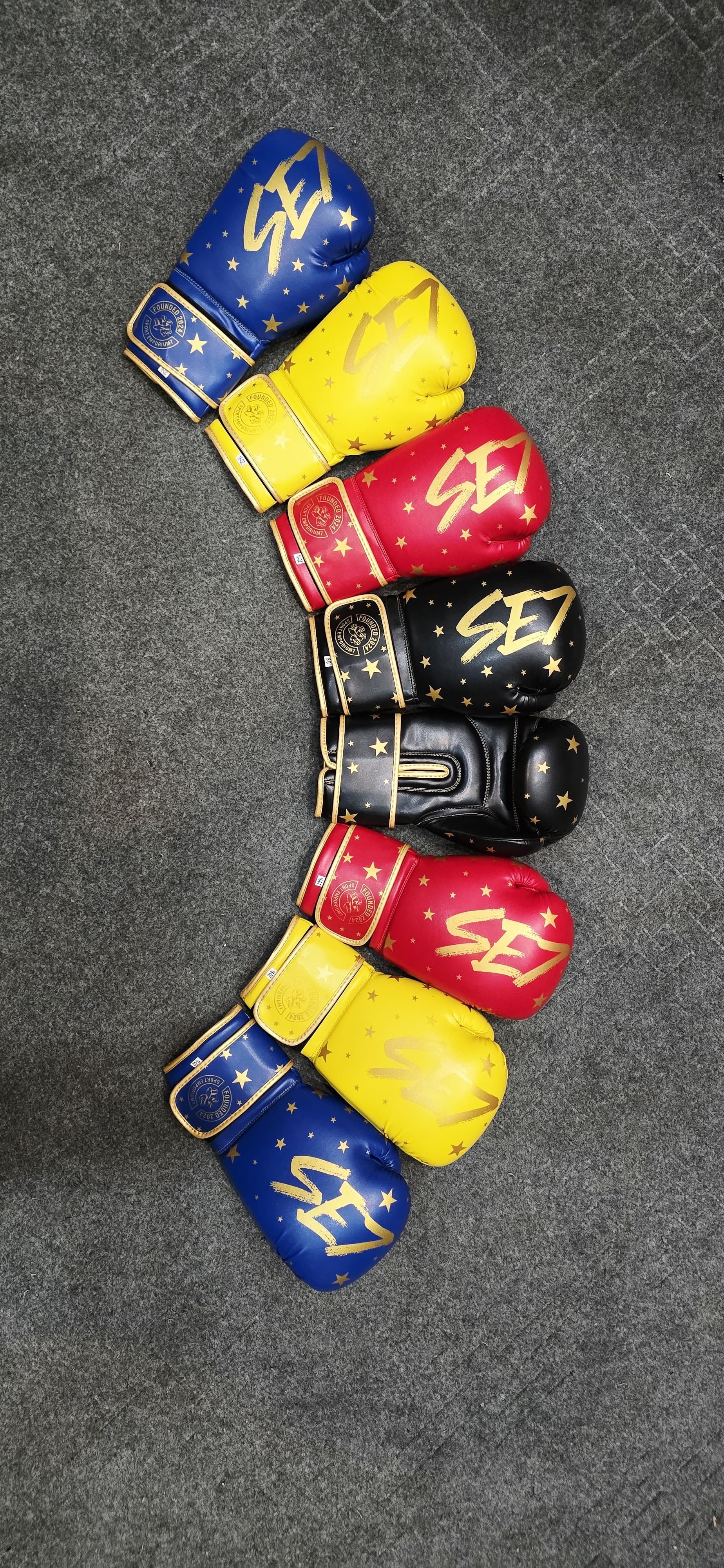 Official SE7 boxing gloves