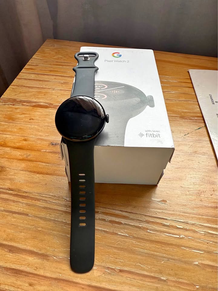 Google Pixel Watch 2 – Smartwatch with Fitbit Health Tracking - used