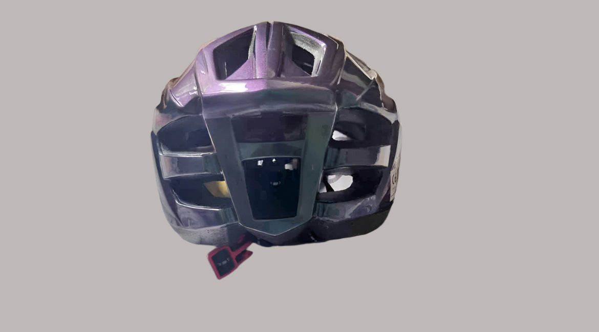 Hema’s Unopened Size L Helmet – Grab It Now!