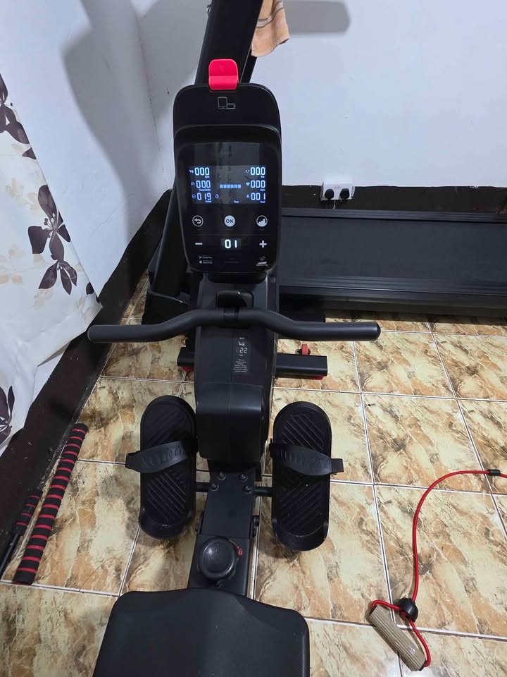 Indoor Rower - Like New, Cash at Pickup or Pay Online - Used