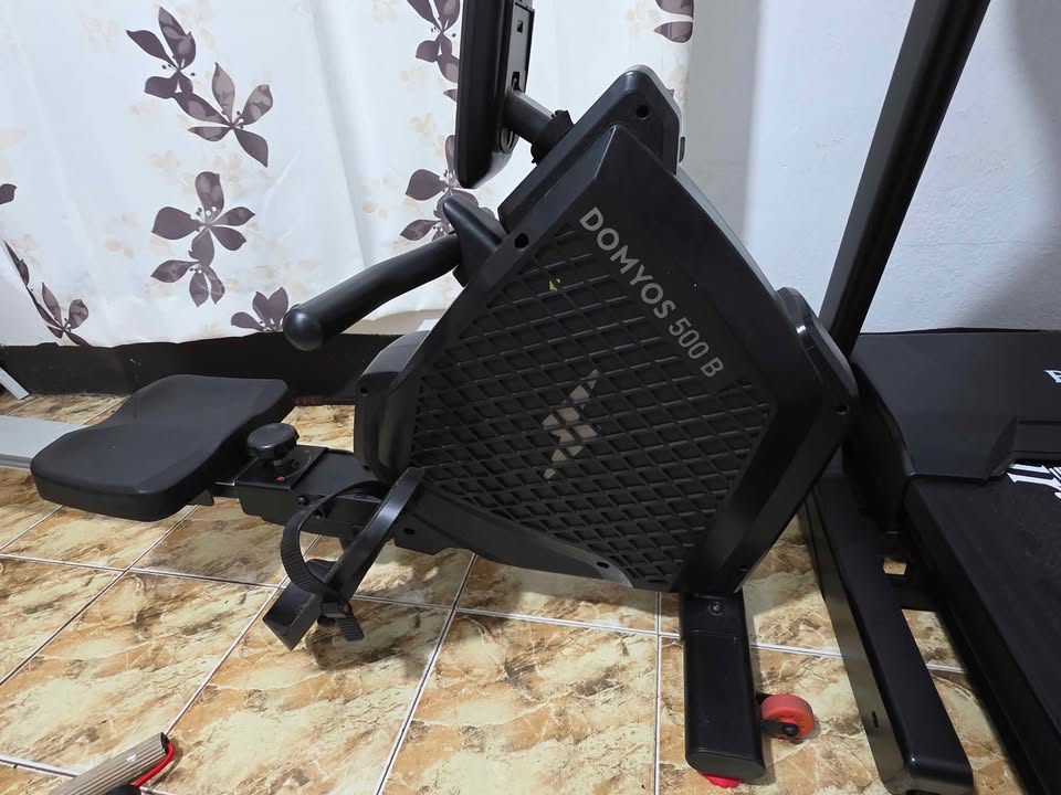 Indoor Rower - Like New, Cash at Pickup or Pay Online - Used