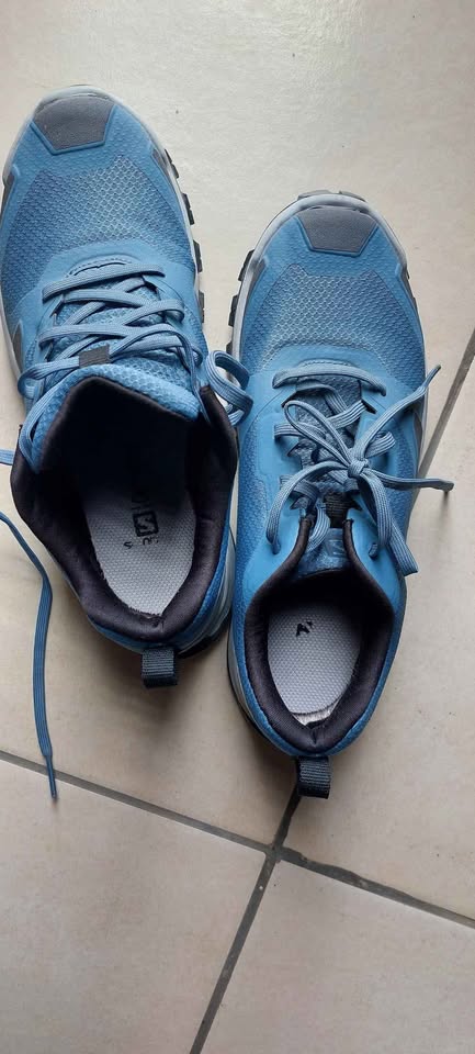 Salomon Trekking Shoes Size UK 4.5 - Used
