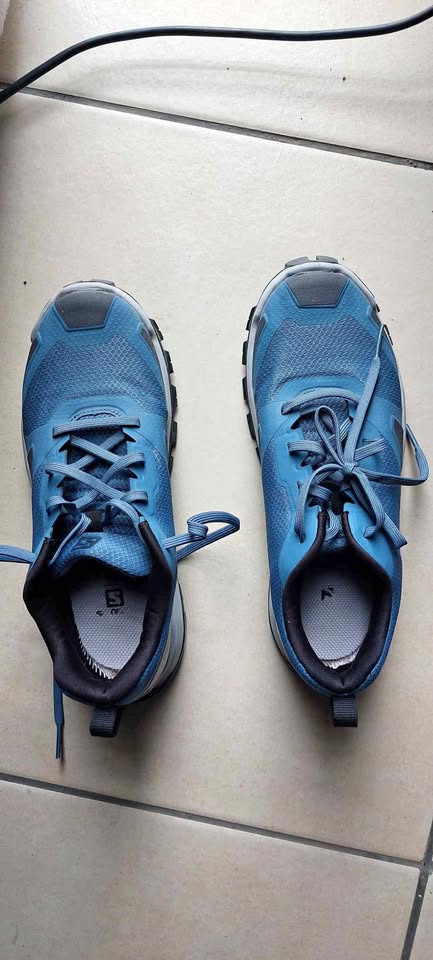 Salomon Trekking Shoes Size UK 4.5 - Used