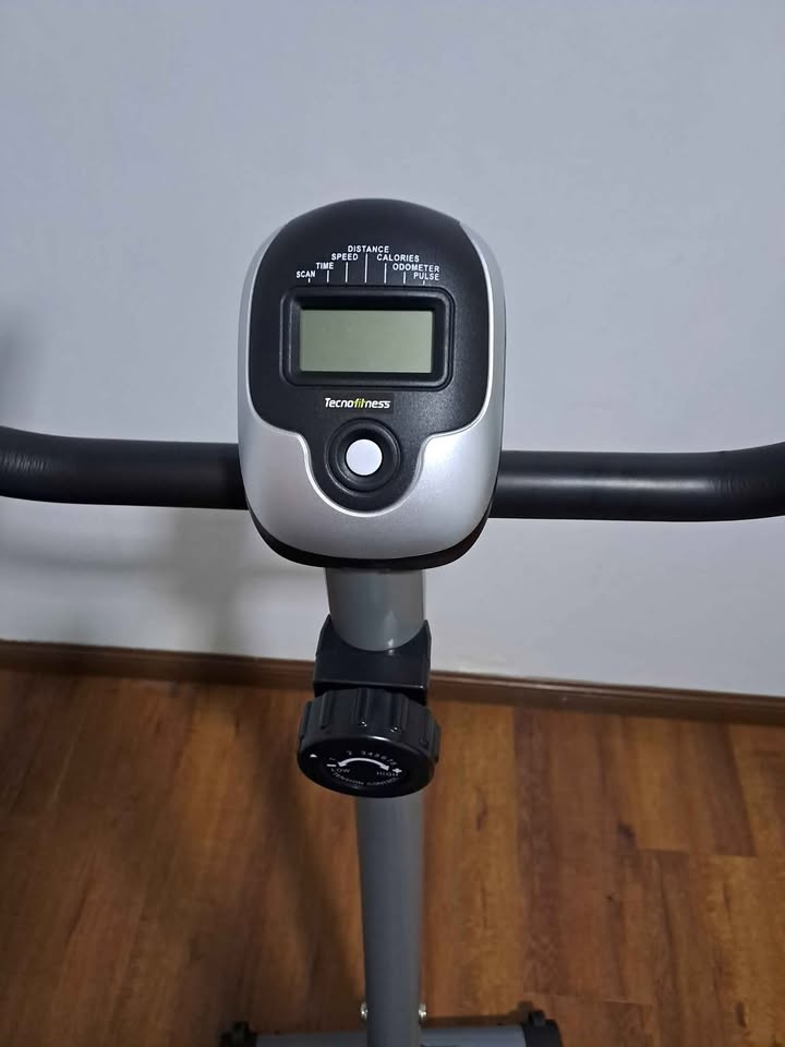 Tecnofitness BV 210 Vertical Bike - Used