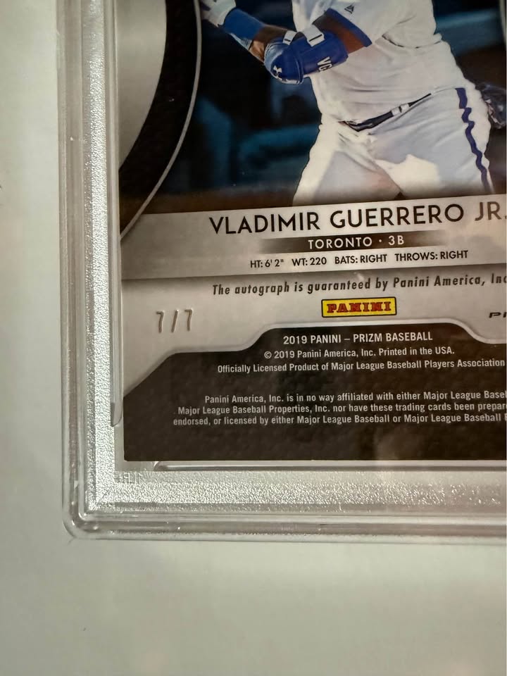2019 Panini Prizm Vladimir Guerrero Jr. Rookie Auto Shimmer #7/7 PSA 8 Auto 10 – Rare Serial Numbered Baseball Card