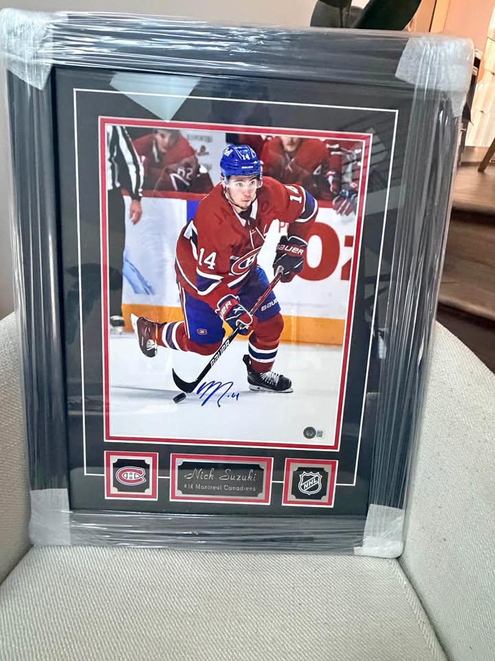 Nick Suzuki Autographed 11x14 Photo – Beckett Certified